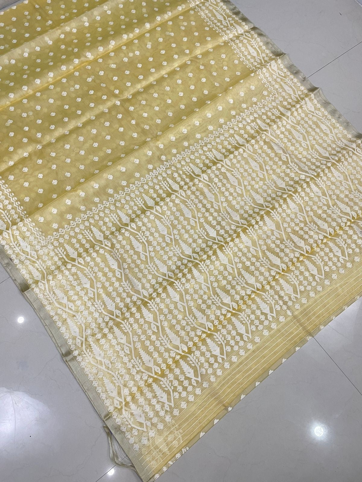 Ramisha Tantuj jamdani Indian saree - Saffronfashionindia