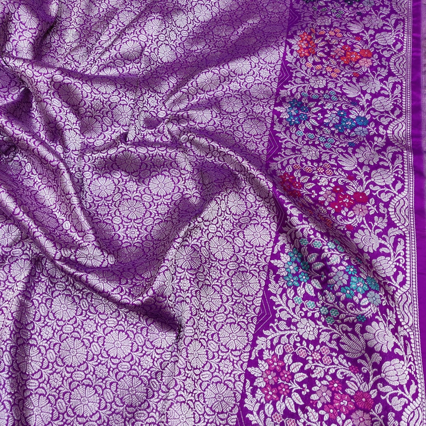 Ruvi kora hamdwoven kadwa saree Indian sarees - Saffronfashionindia