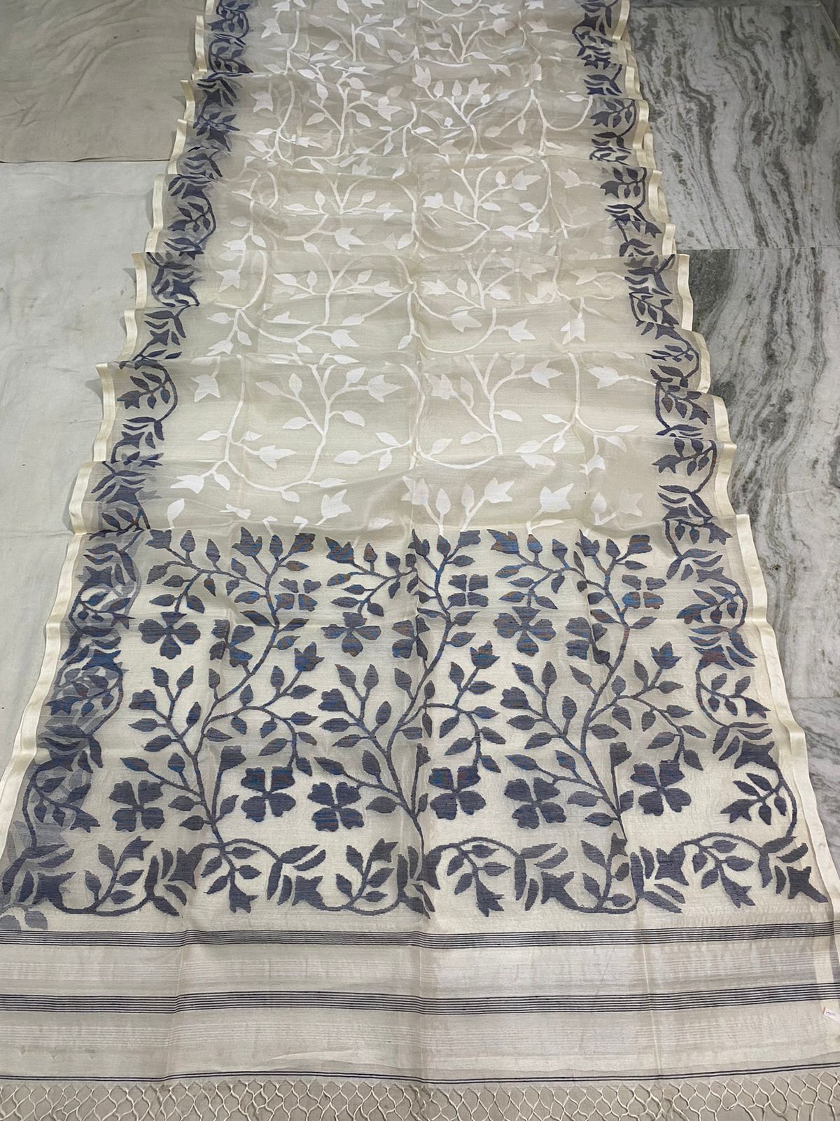Lobina tantuj jamdani saree - Saffronfashionindia