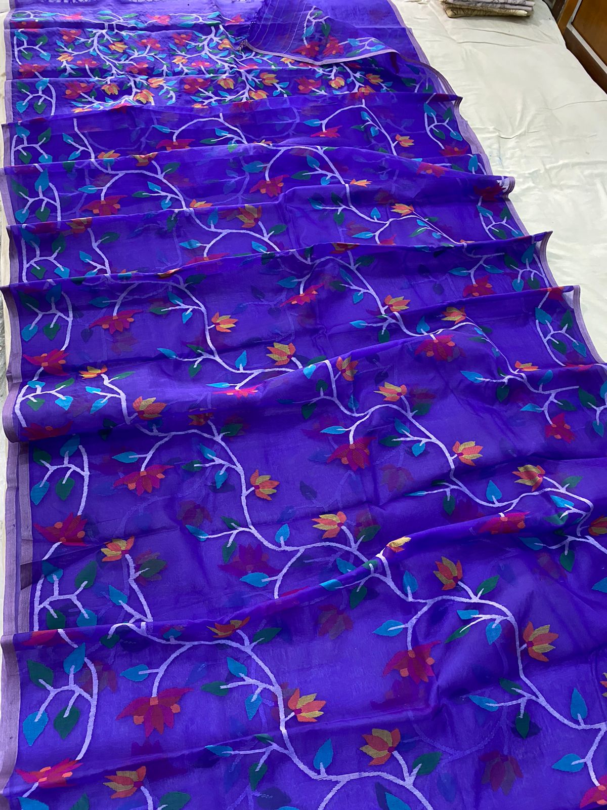 Wishi tantuj muslin jamdani saree - Saffronfashionindia