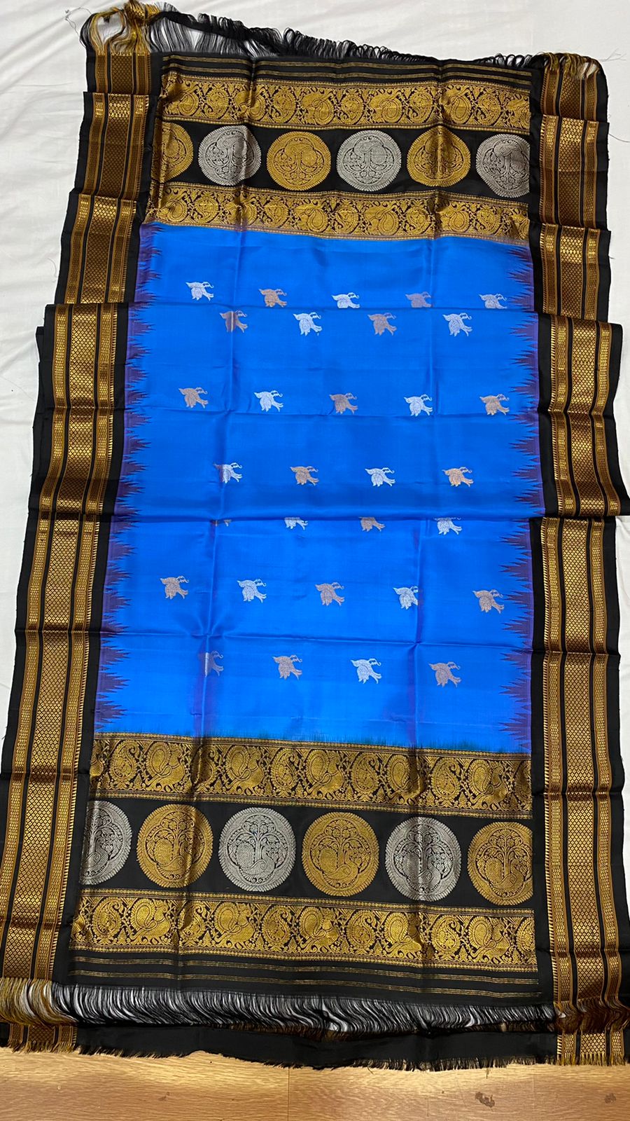 Nevi gadwal pattu dupatta - Saffronfashionindia