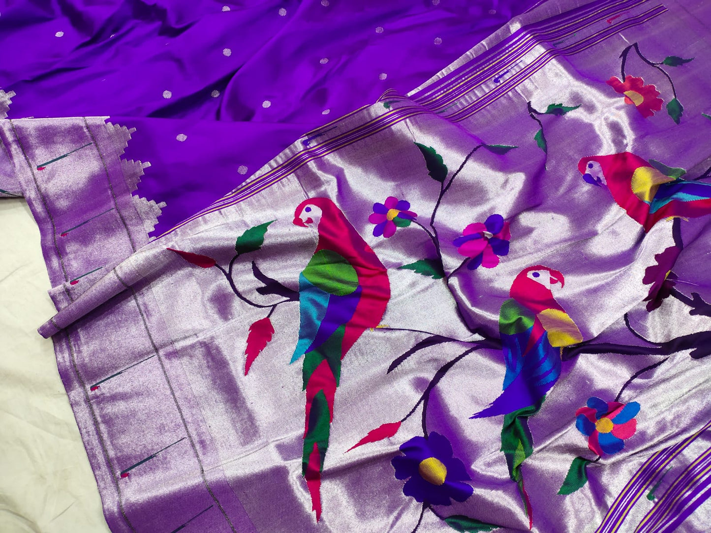 Renisha Paithani saree - Saffronfashionindia