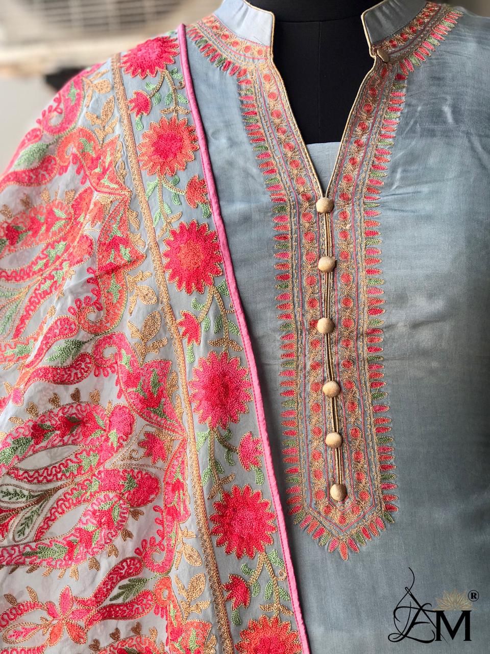 Niveli salwarsuit - Saffronfashionindia