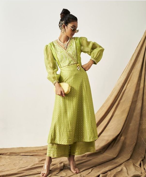 Chikankari clutch - Saffronfashionindia