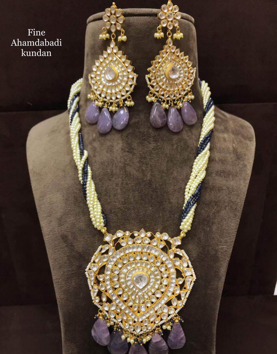 Necklace set