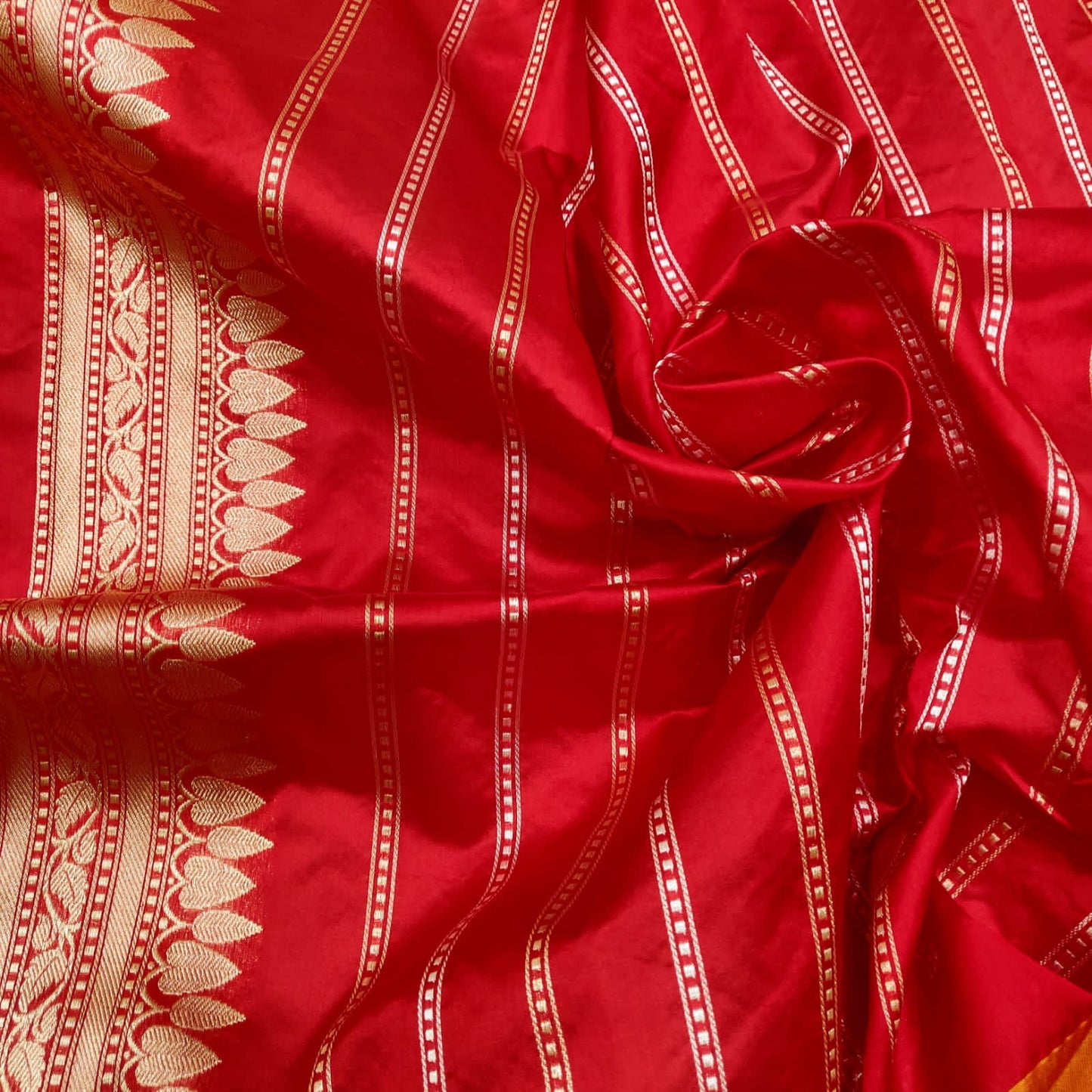 Rangkat kora handwoven kadwa Indian sarees - Saffronfashionindia