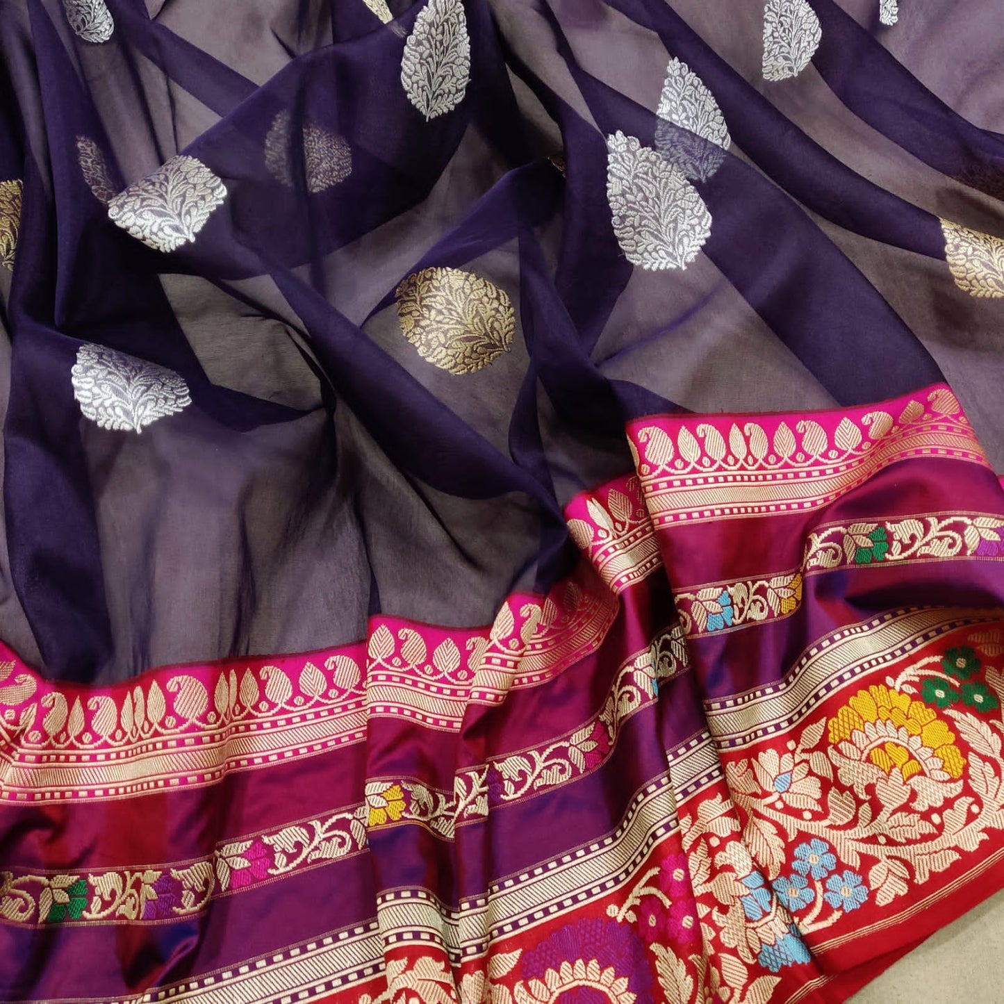 Lavina Kora Handwoven Kadwa saree - Saffronfashionindia