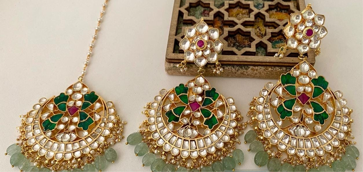 Shabnam tikka set Kundan tikka set pacchi Kundan tikka set - Saffronfashionindia