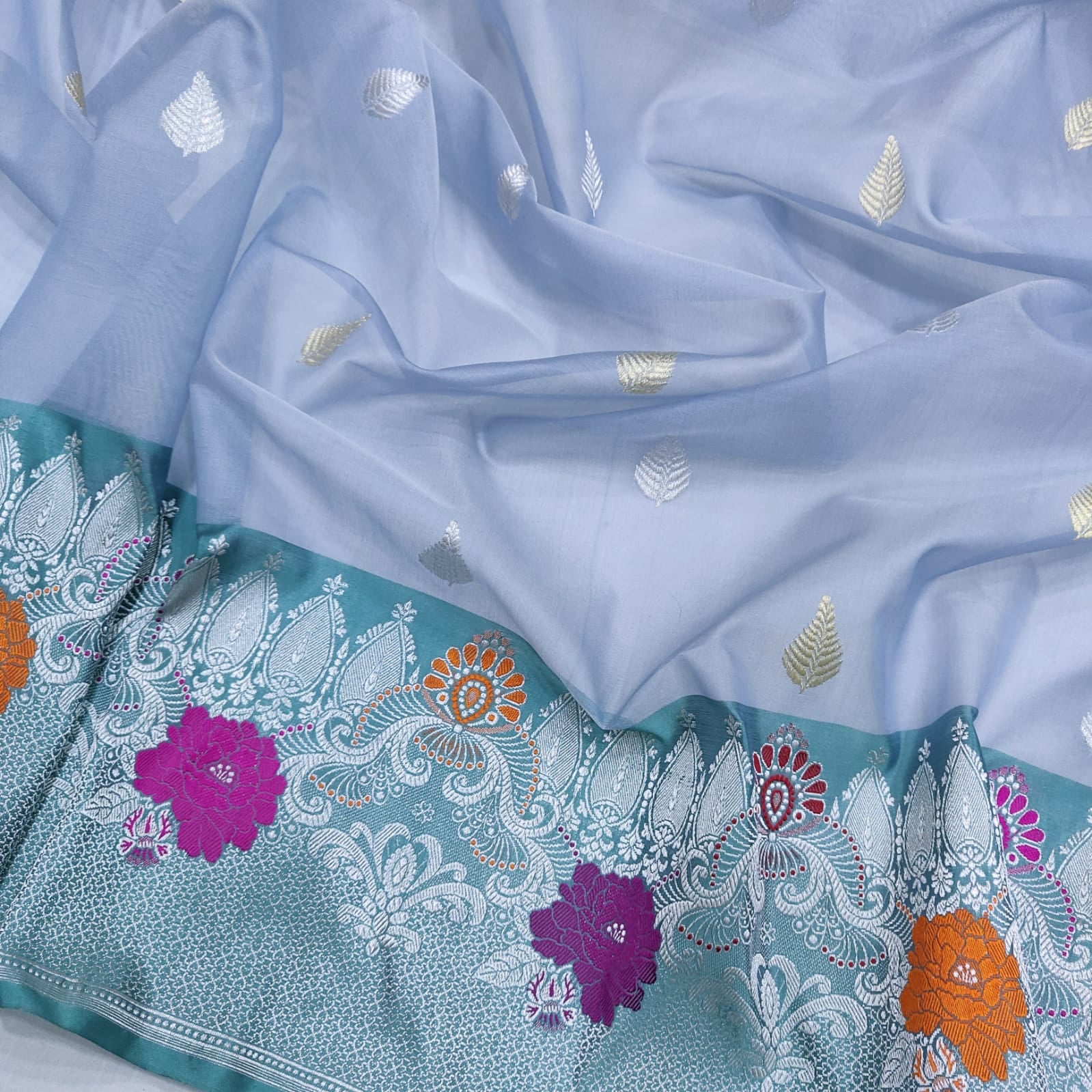 Dilnashi handwoven kora kadwa sarees - Saffronfashionindia