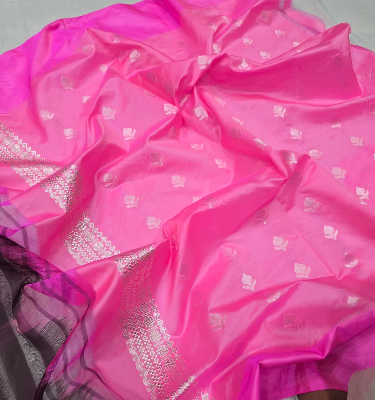 Kora iktara saree nakshi jamdani border saree wedding sari SaffronFashion