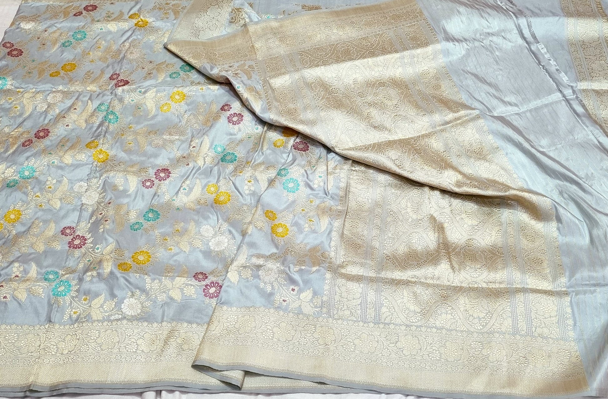 Gunjan banarsi era exclusive bridal silk saree - Saffronfashionindia
