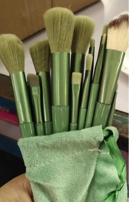 13Pcs Makeup Brush Set Make Up Concealer Brush Blush Powder Brush Eye Shadow Highlighter Foundation Brush Cosmetic Beauty Tools SaffronFashion