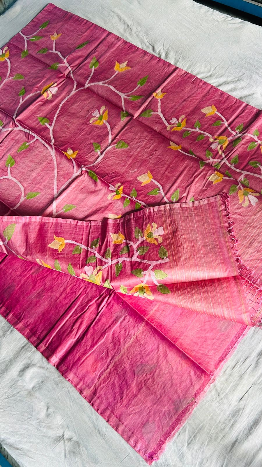 Vamisha Jamdani saree Tantuj saree blouse Saffronfashionindia