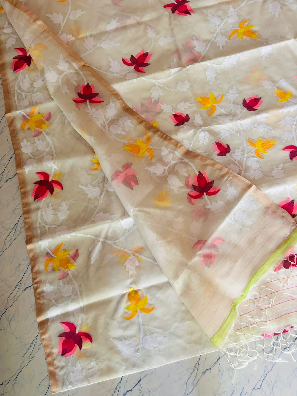 Sarojini Tantuj jamdani Indian traditional sarees - Saffronfashionindia