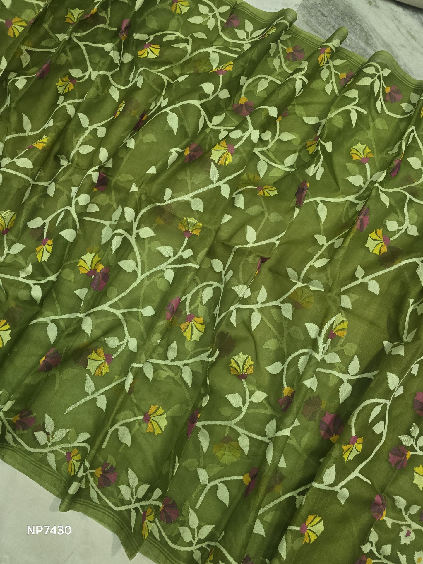 Green muslin Tantuj saree Jamdani saree Indian saree blouse - Saffronfashionindia