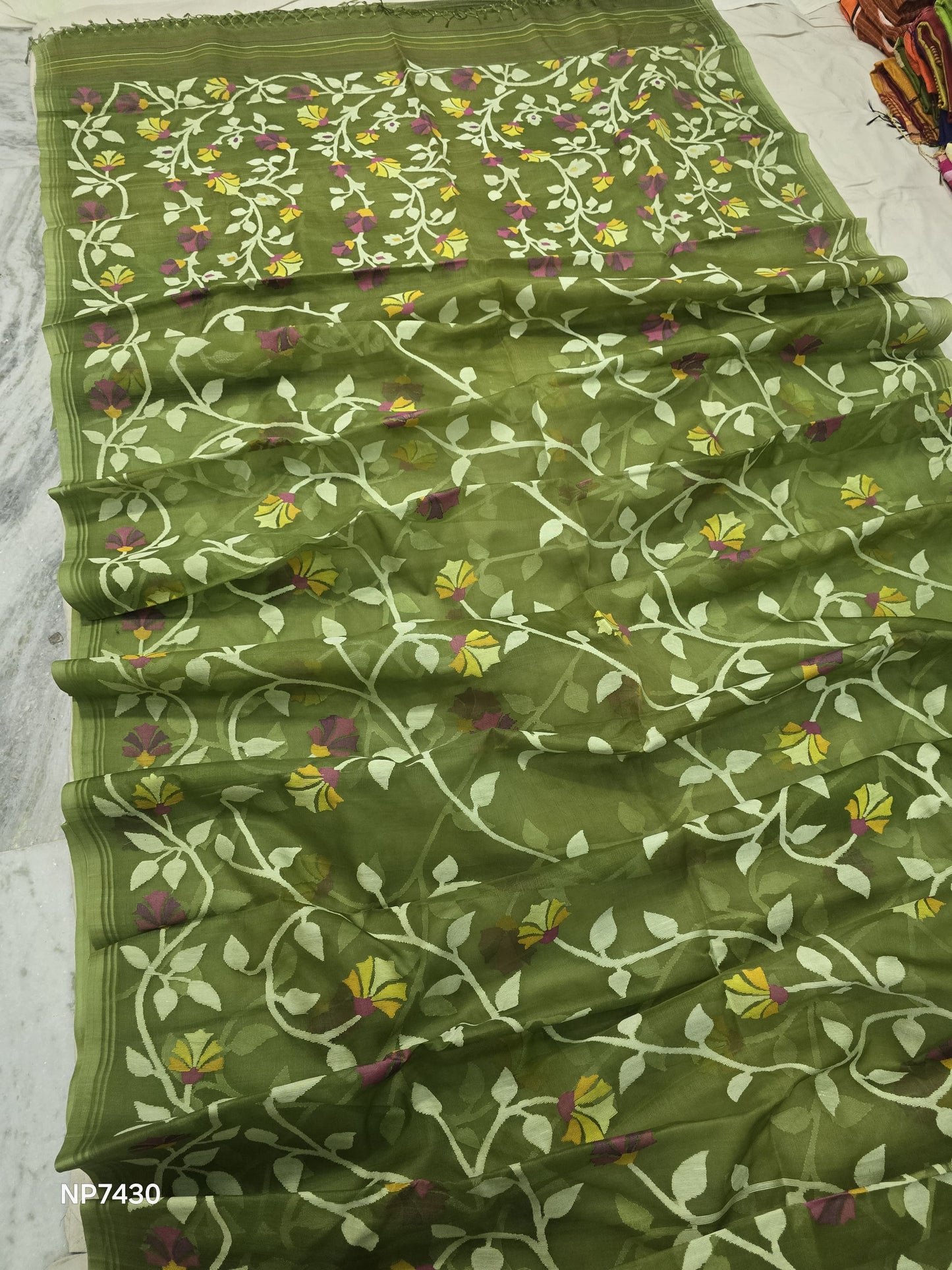 Green muslin Tantuj saree Jamdani saree Indian saree blouse - Saffronfashionindia