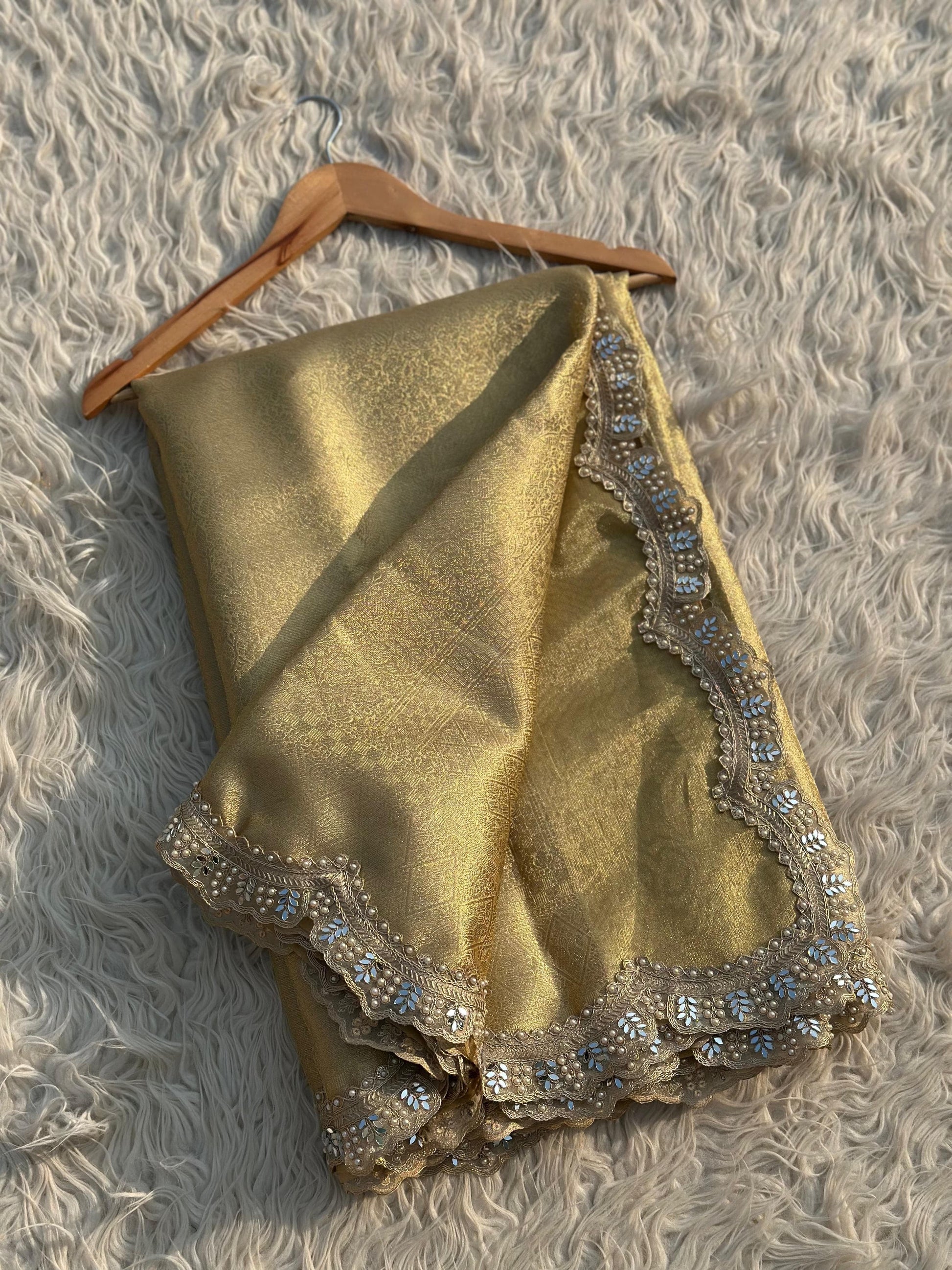Weaving Zari saree Kanjeevaram sarees Indian sari SaffronFashion