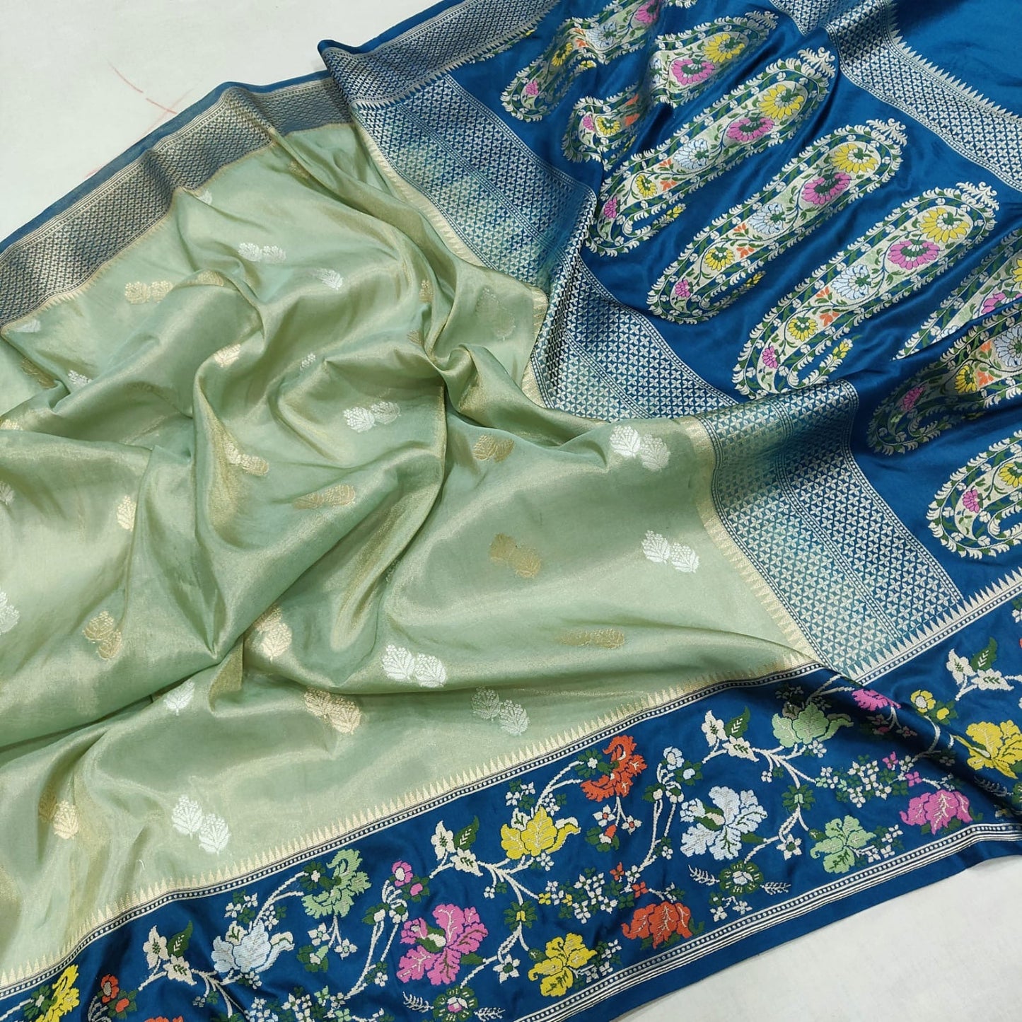 Rivisha Green tissue saree handwoven sarees Indian saree - Saffronfashionindia