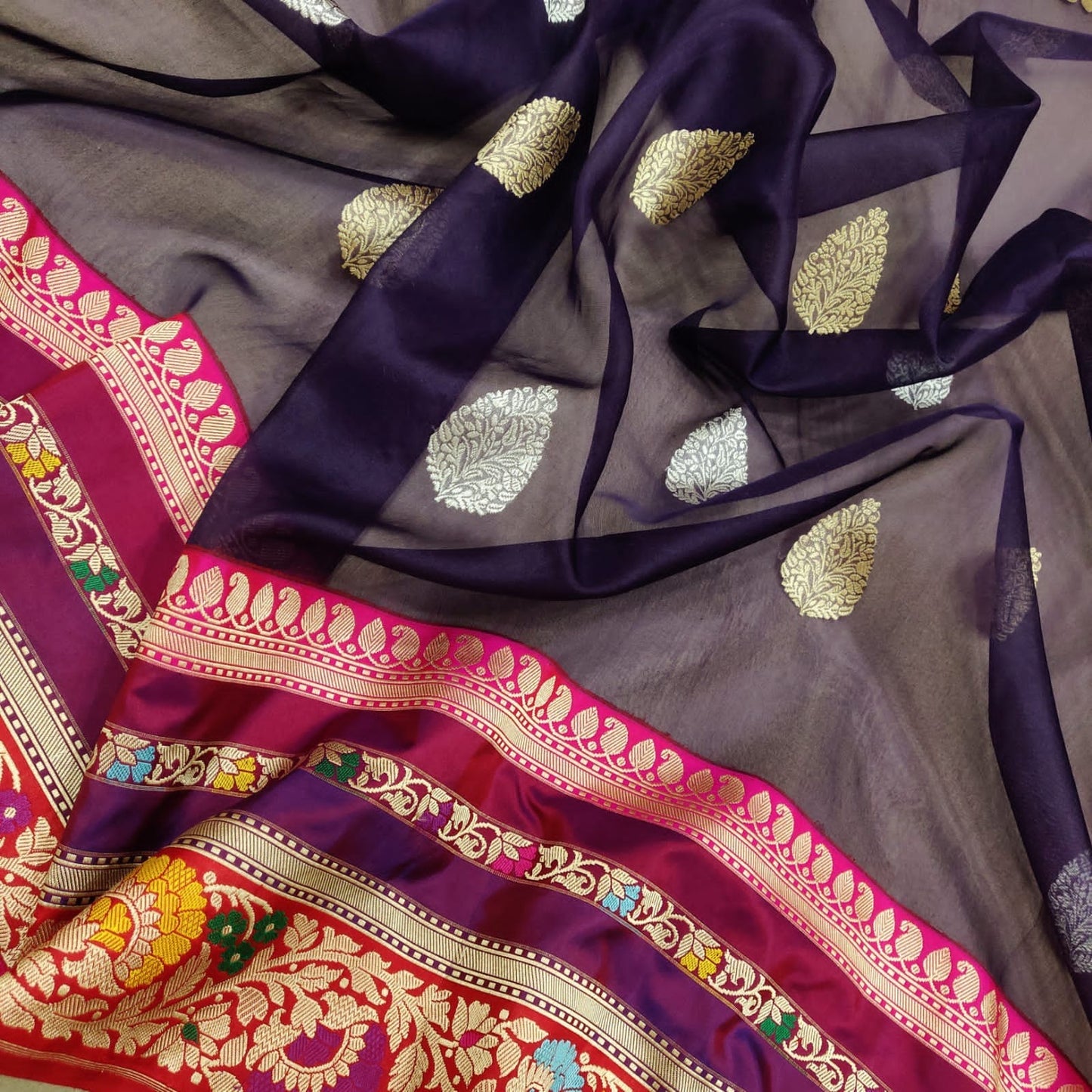 Lavina Kora Handwoven Kadwa saree - Saffronfashionindia