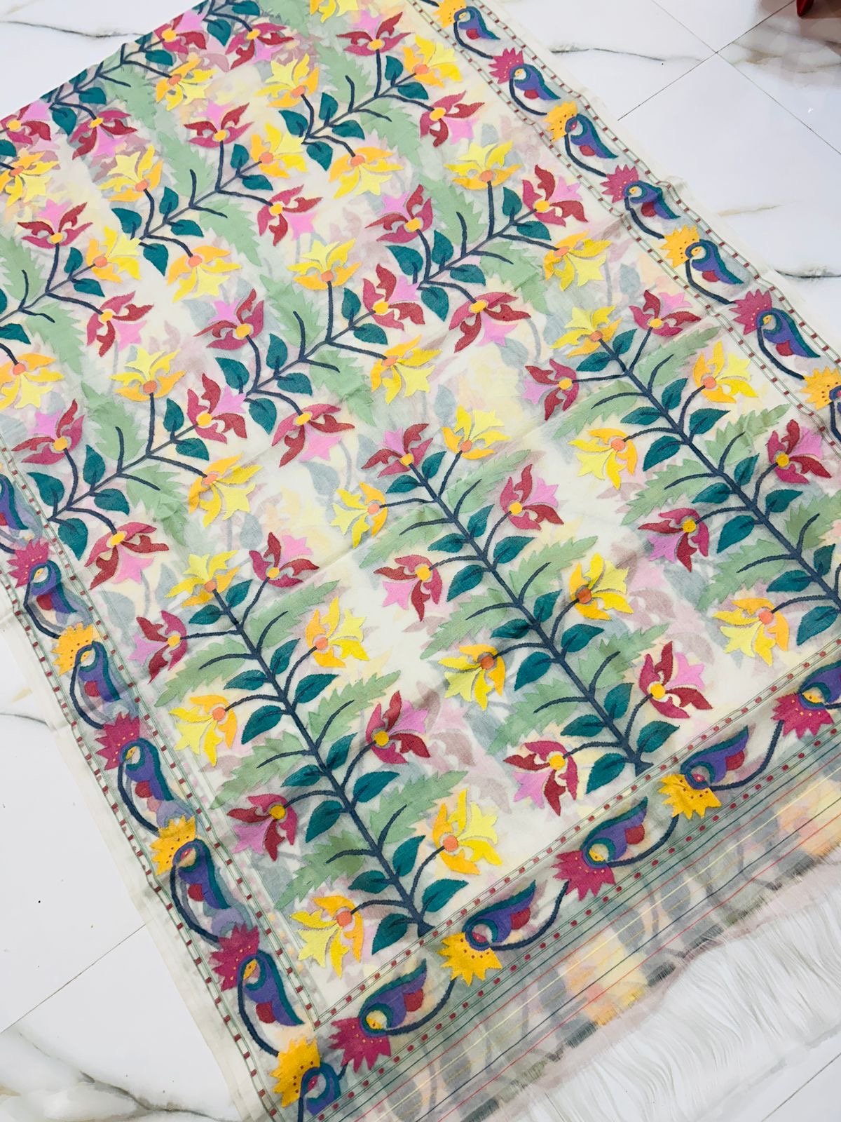 Livina Jamdani saree Tantuj Muslin handwoven sari blouse Saffronfashionindia