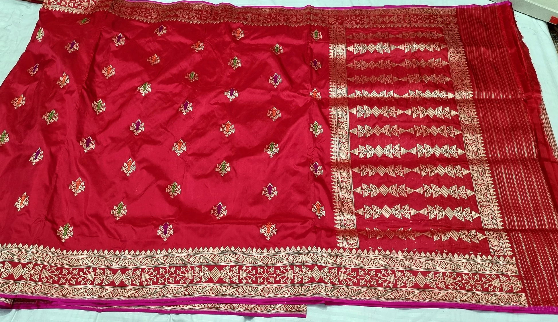 Red bridal Banarsi handwoven kadwa Katan sarees - Saffronfashionindia