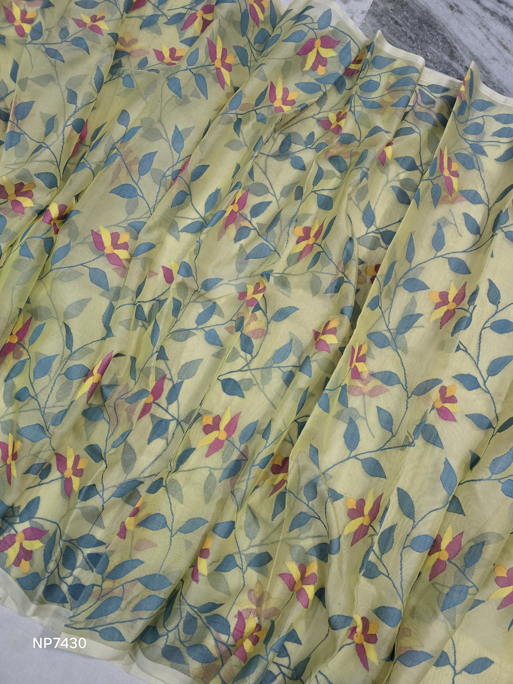 Vaminia Tantuj Jamdani saree handwoven sarees - Saffronfashionindia