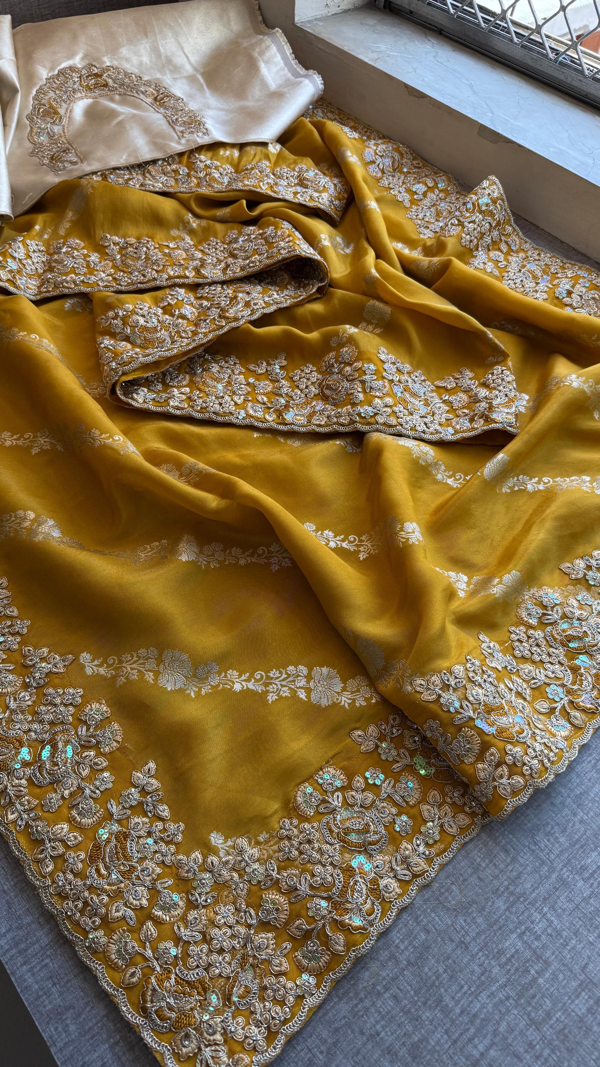 Cosmo Mungalal saree silk saree Indian wedding sarees blouse Saffronfashionindia