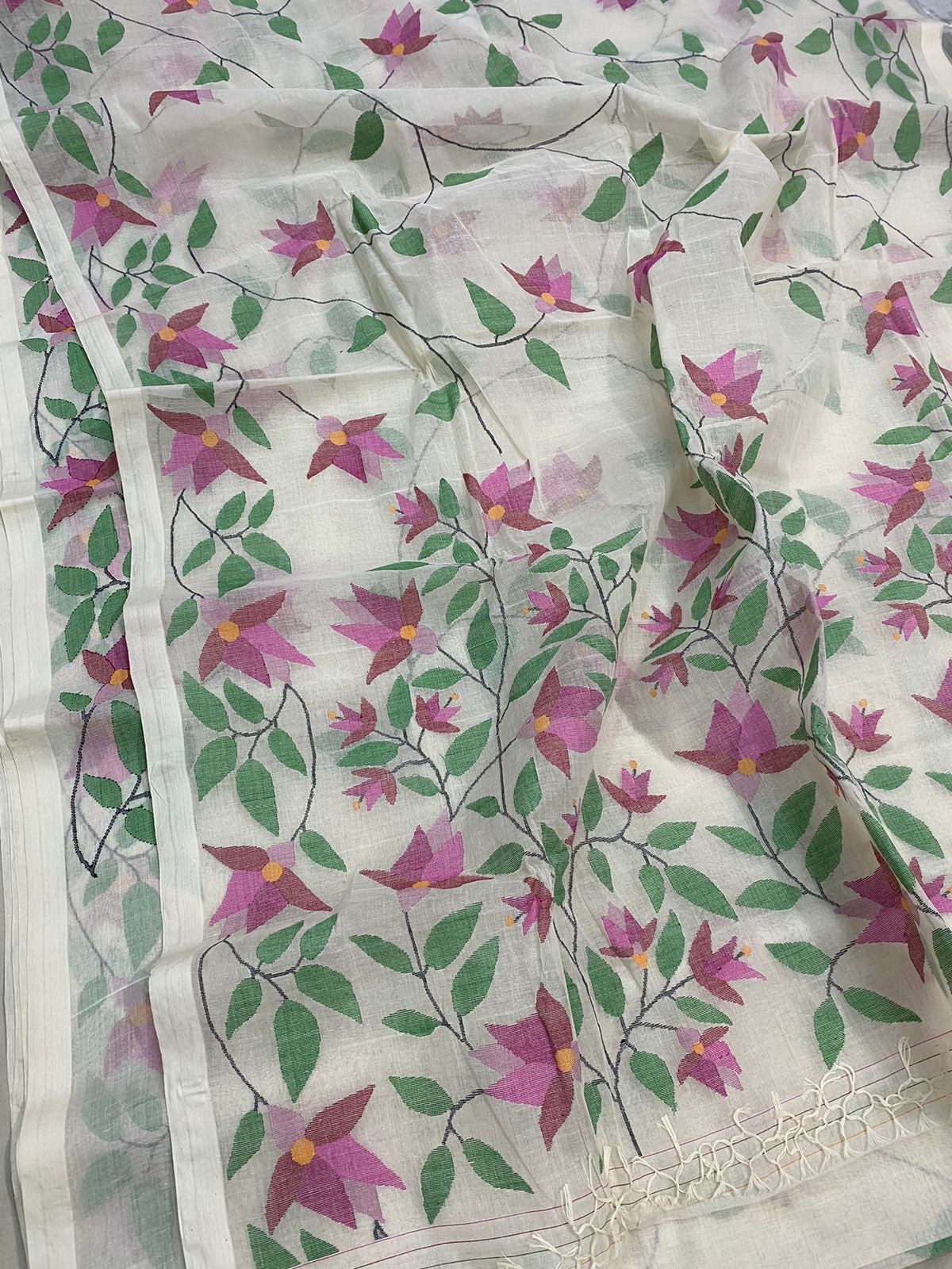 Devisha Tantuj jamdani saree - Saffronfashionindia