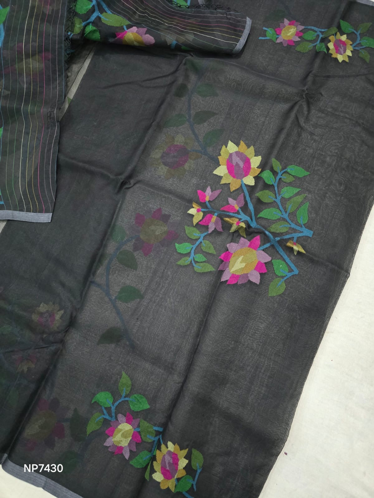 Black Tantuj Jamdani saree Bengal traditional sarees - Saffronfashionindia