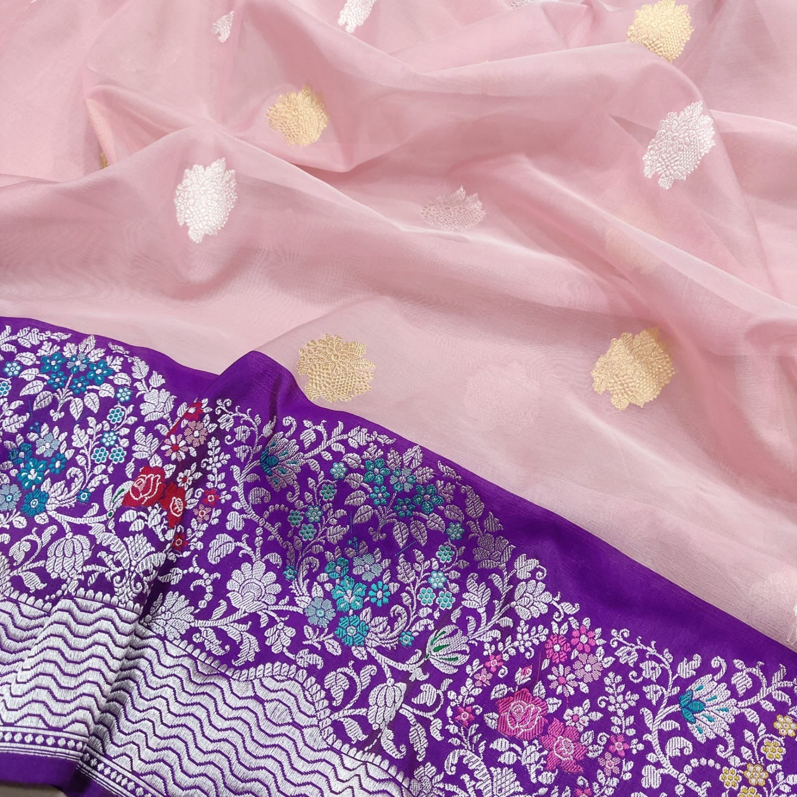 Ruvi kora hamdwoven kadwa saree Indian sarees - Saffronfashionindia
