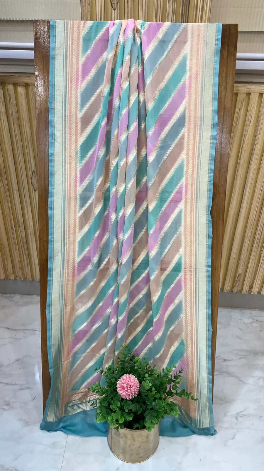 Zinash striped Khaddi Gorgette dupatta women dupatta - Saffronfashionindia