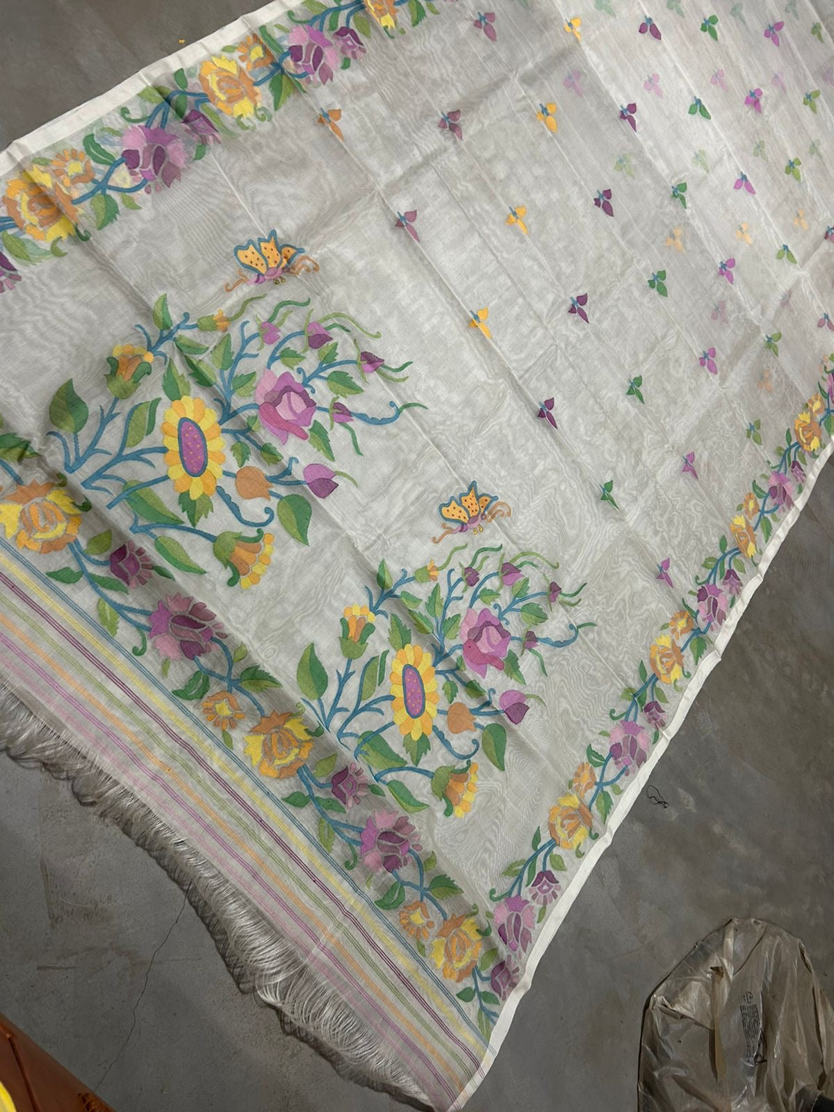 Mahisha Tantuj Jamdani Saree - Saffronfashionindia