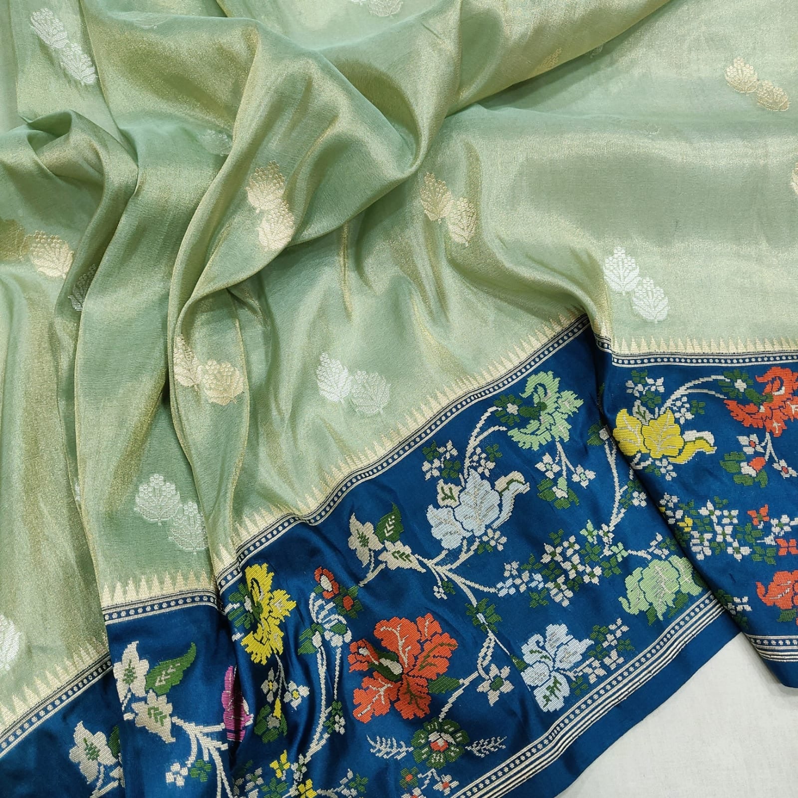 Rivisha Green tissue saree handwoven sarees Indian saree - Saffronfashionindia