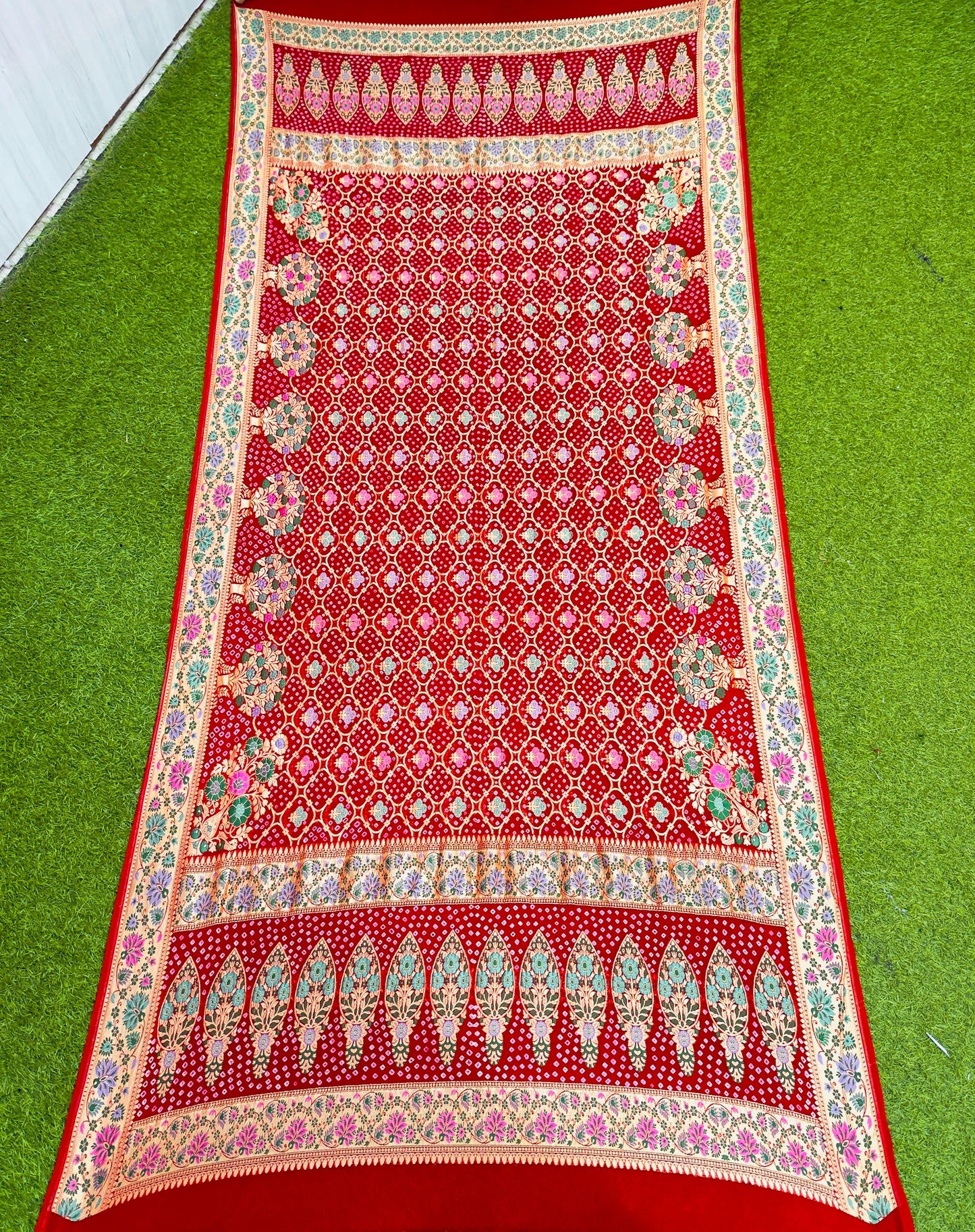 Banarsi meenakari dupatta handmade dupatta Saffronfashionindia