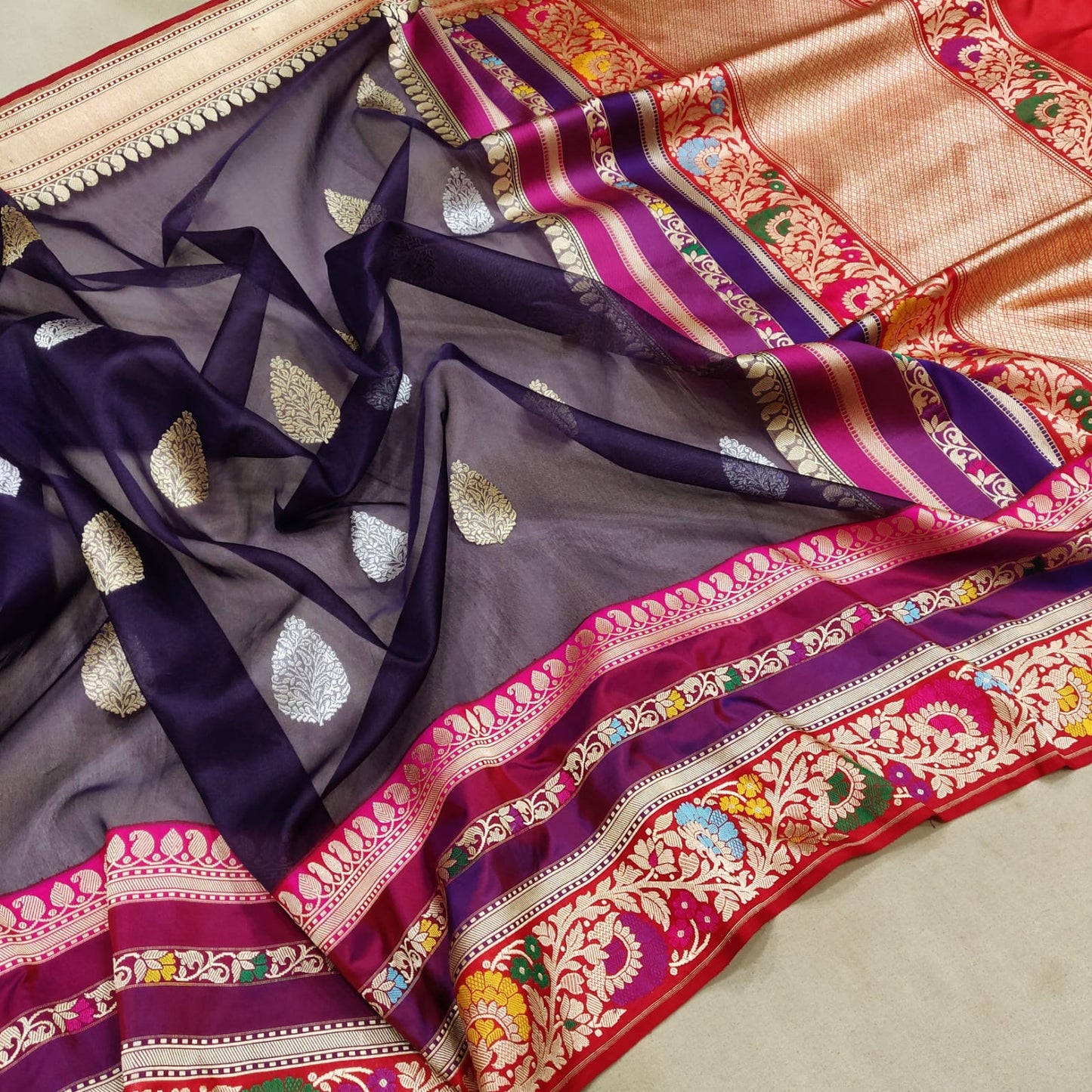Lavina Kora Handwoven Kadwa saree - Saffronfashionindia