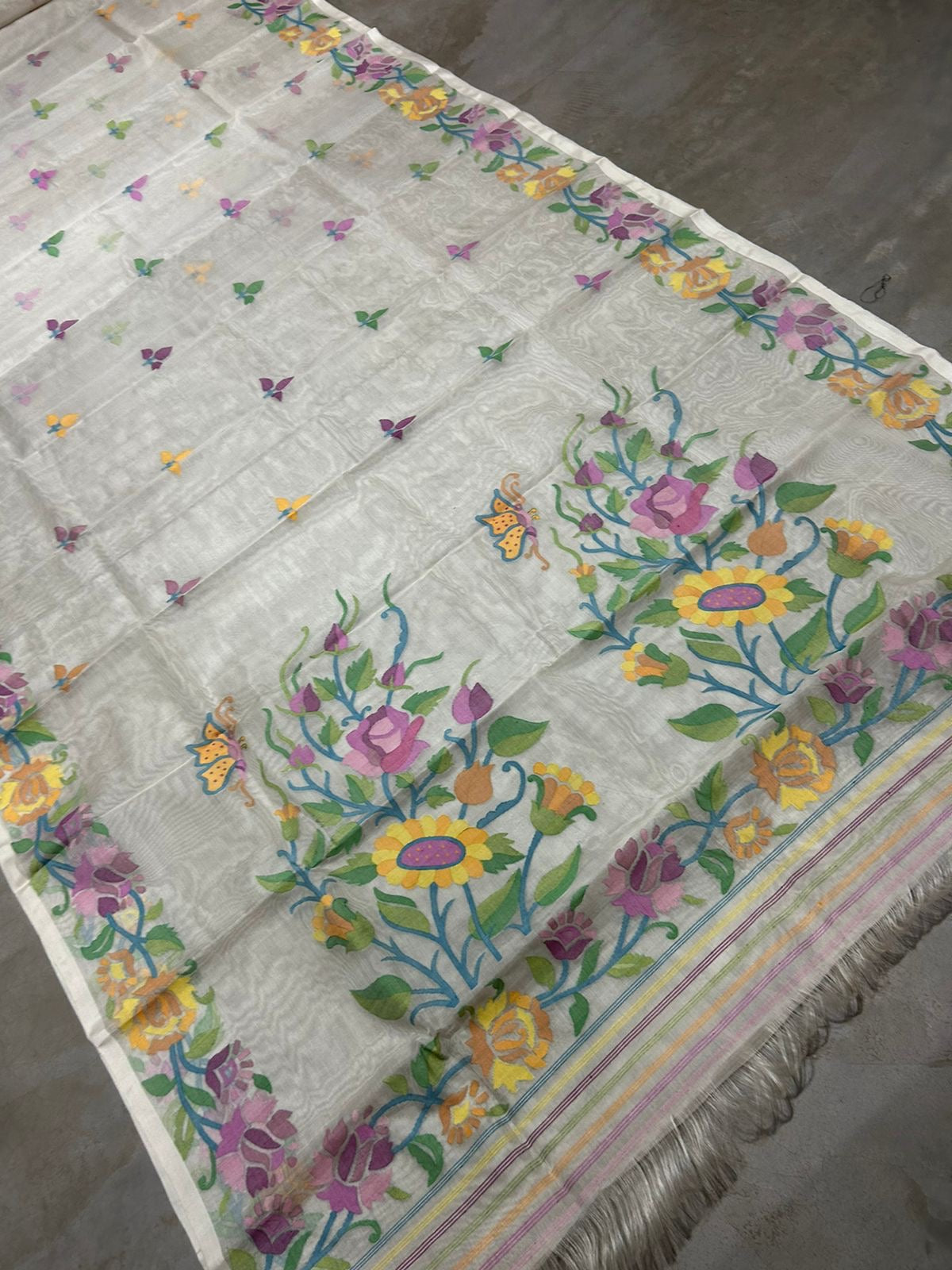 Mahisha Tantuj Jamdani Saree - Saffronfashionindia