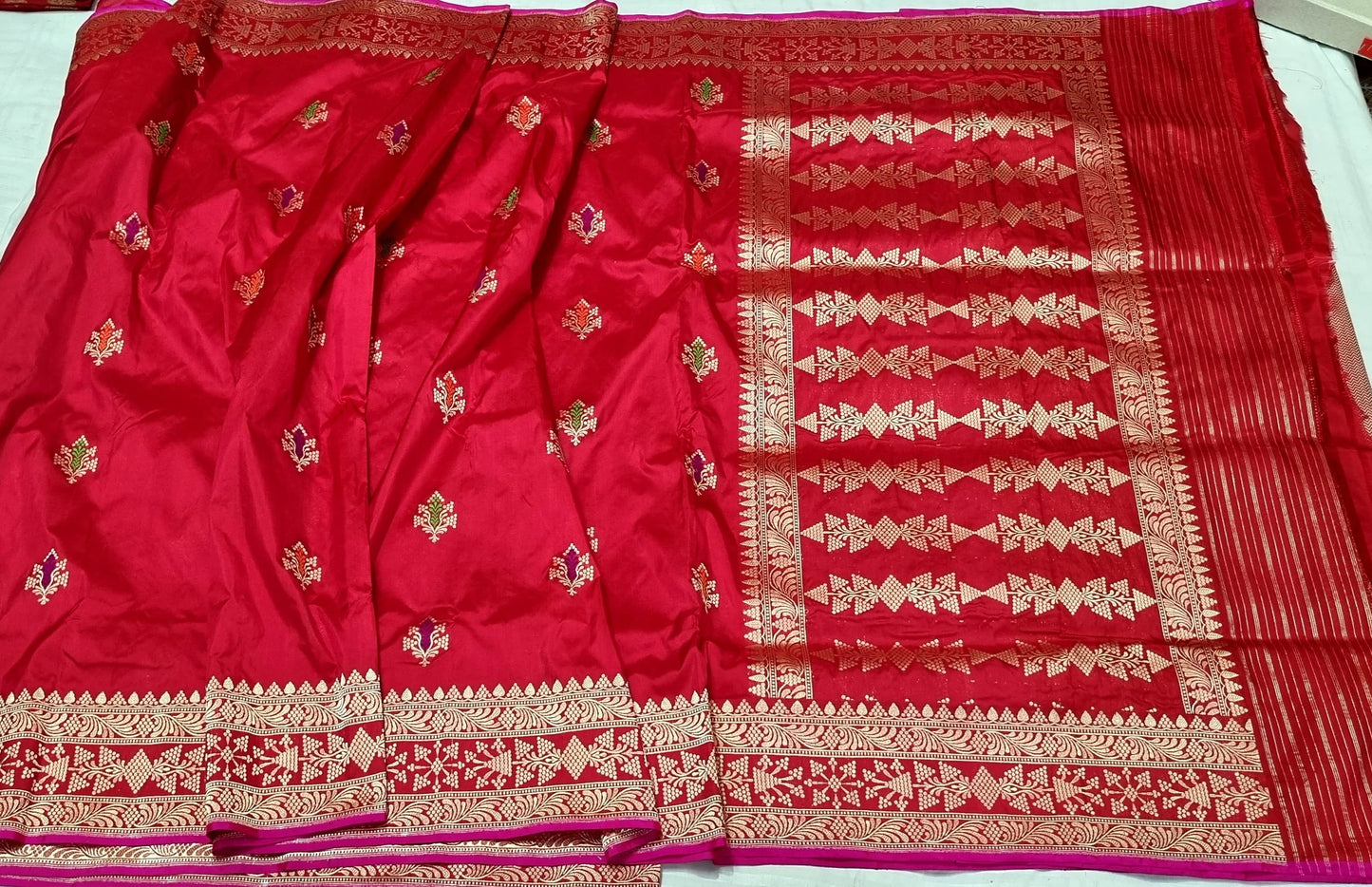 Red bridal Banarsi handwoven kadwa Katan sarees - Saffronfashionindia