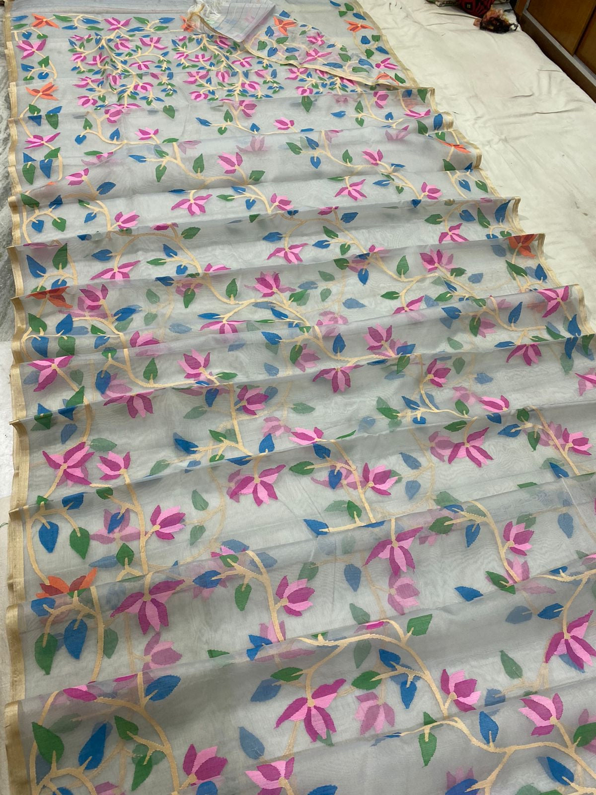 Neda handwoven tantuj jamdani saree - Saffronfashionindia