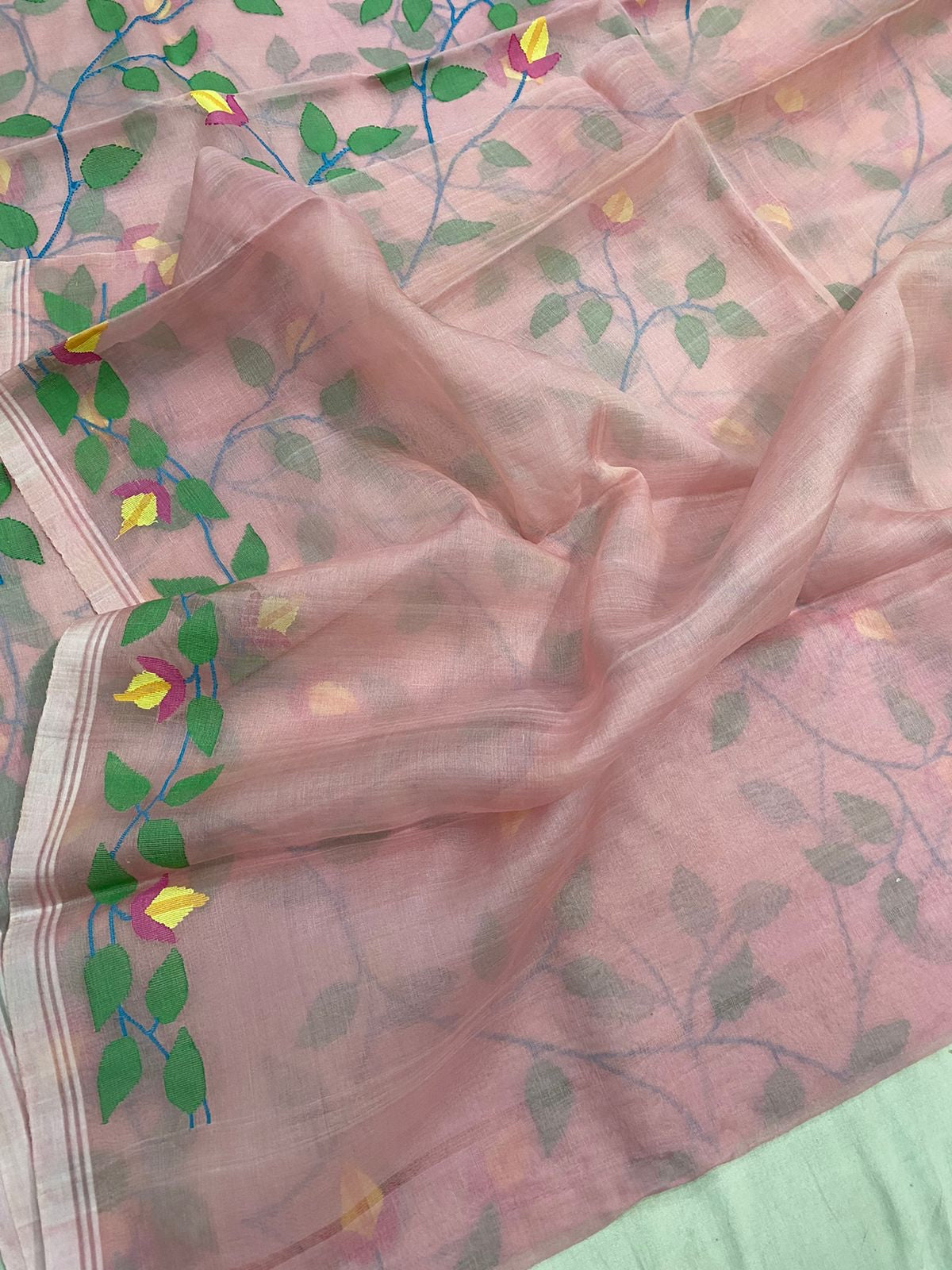Jamdani handwoven Indian traditional saree - Saffronfashionindia
