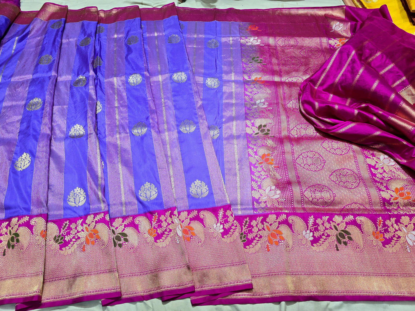 Mohmita Banarsi saree handwoven sarees kadwa sari blouse - Saffronfashionindia