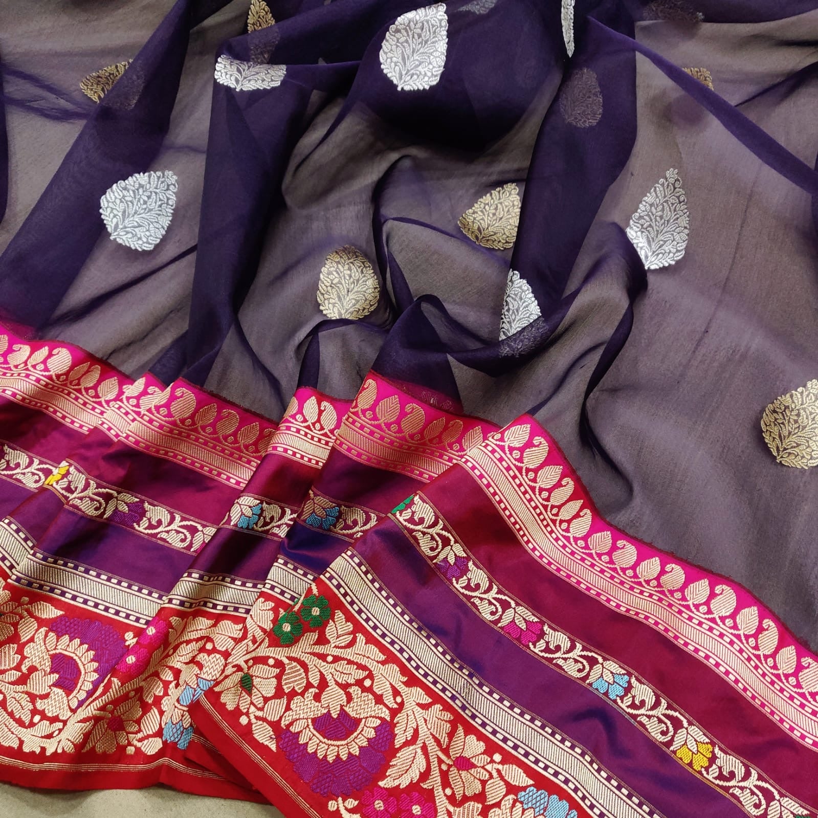 Lavina Kora Handwoven Kadwa saree - Saffronfashionindia