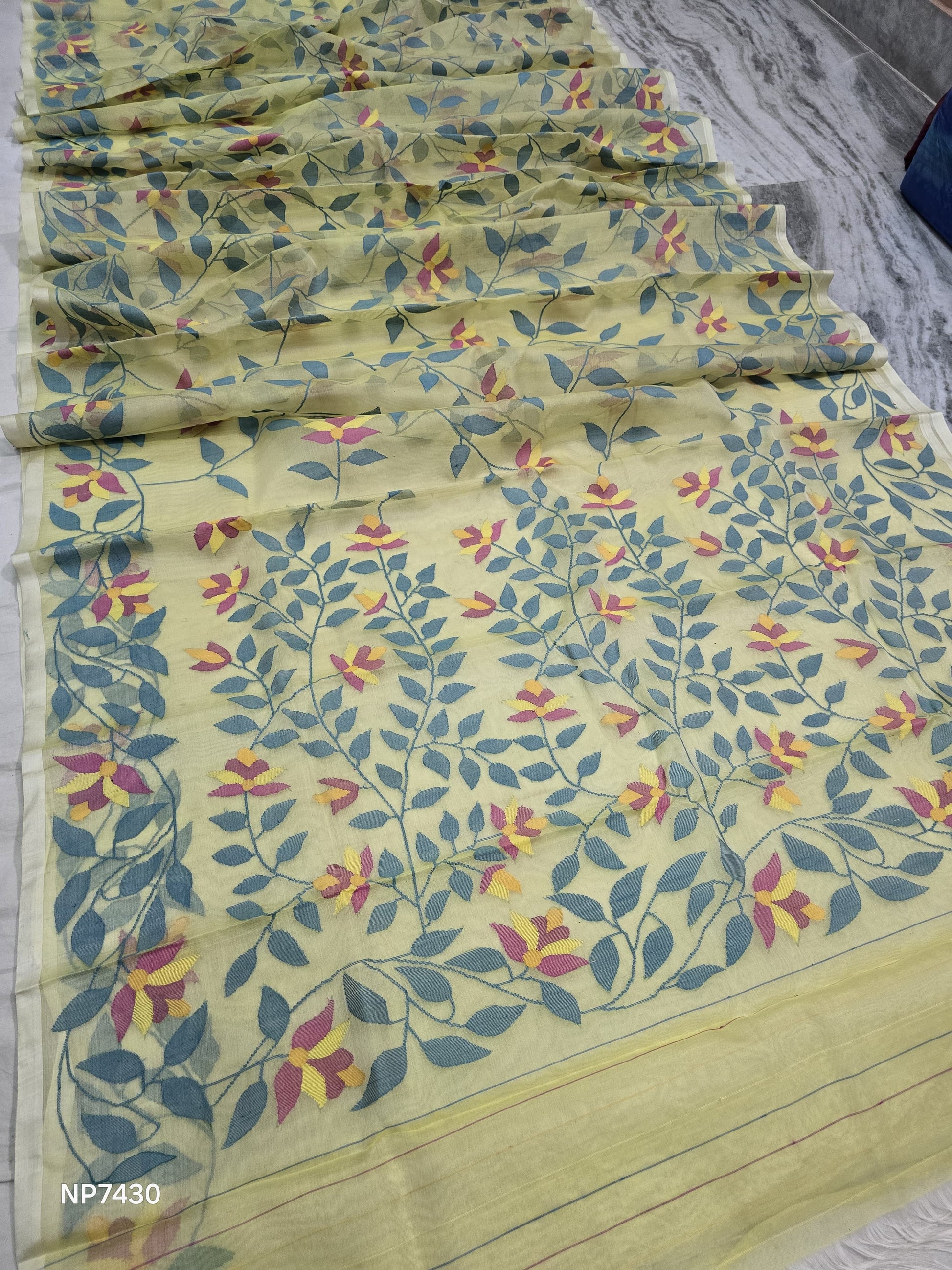 Vaminia Tantuj Jamdani saree handwoven sarees - Saffronfashionindia