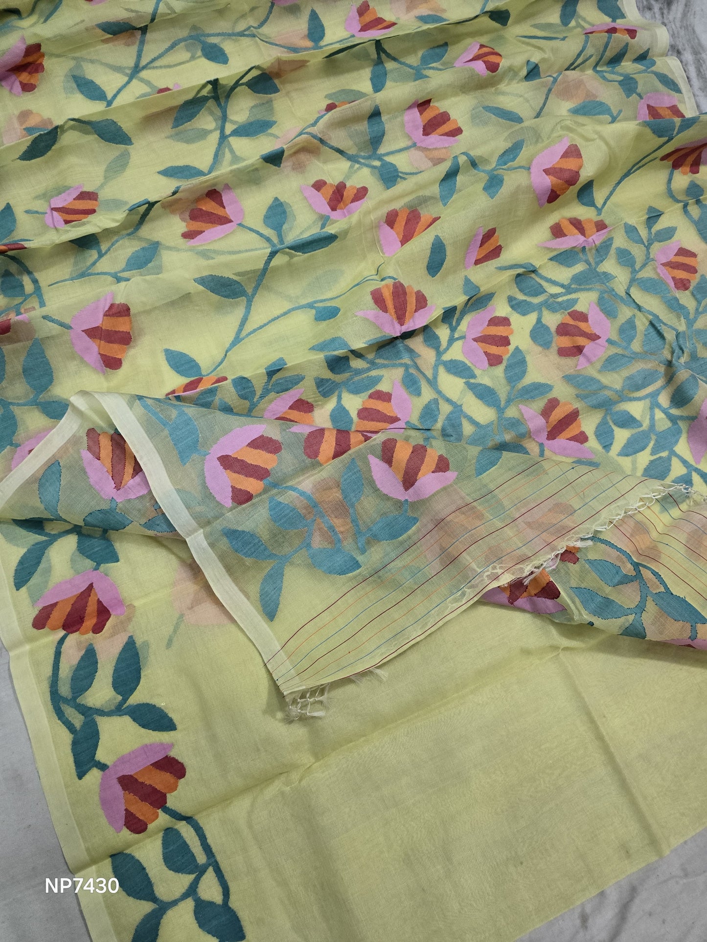 Execusite handwoven Jamdani saree Indian sari blouse - Saffronfashionindia
