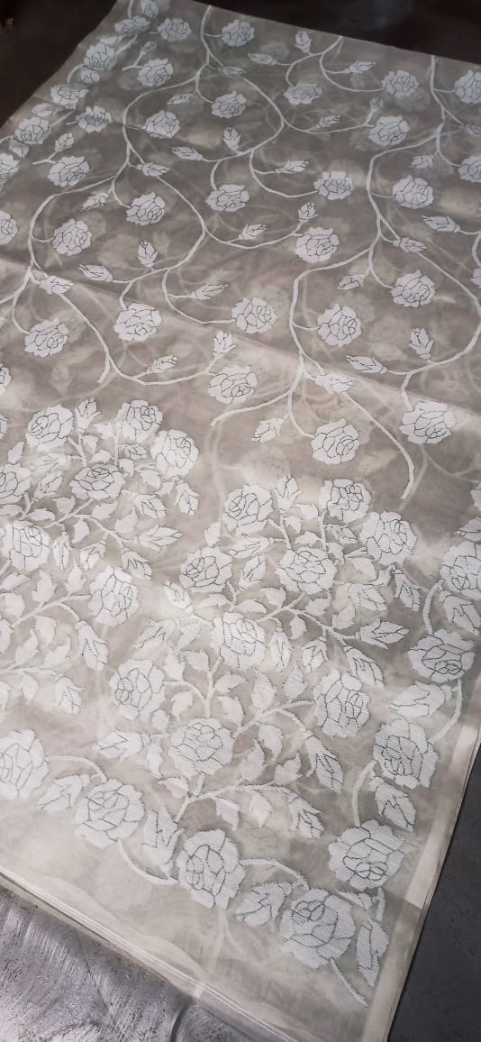 Nibhavi Tantuj saree Jamdani saree floral sari Saffronfashionindia
