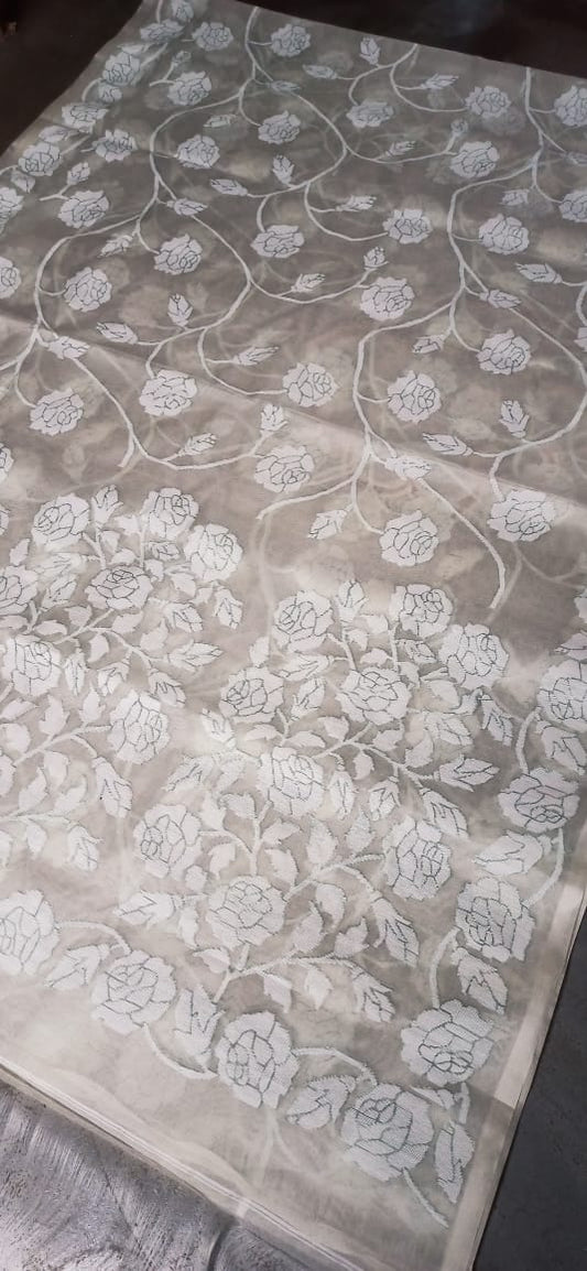 Nibhavi Tantuj saree Jamdani saree floral sari Saffronfashionindia