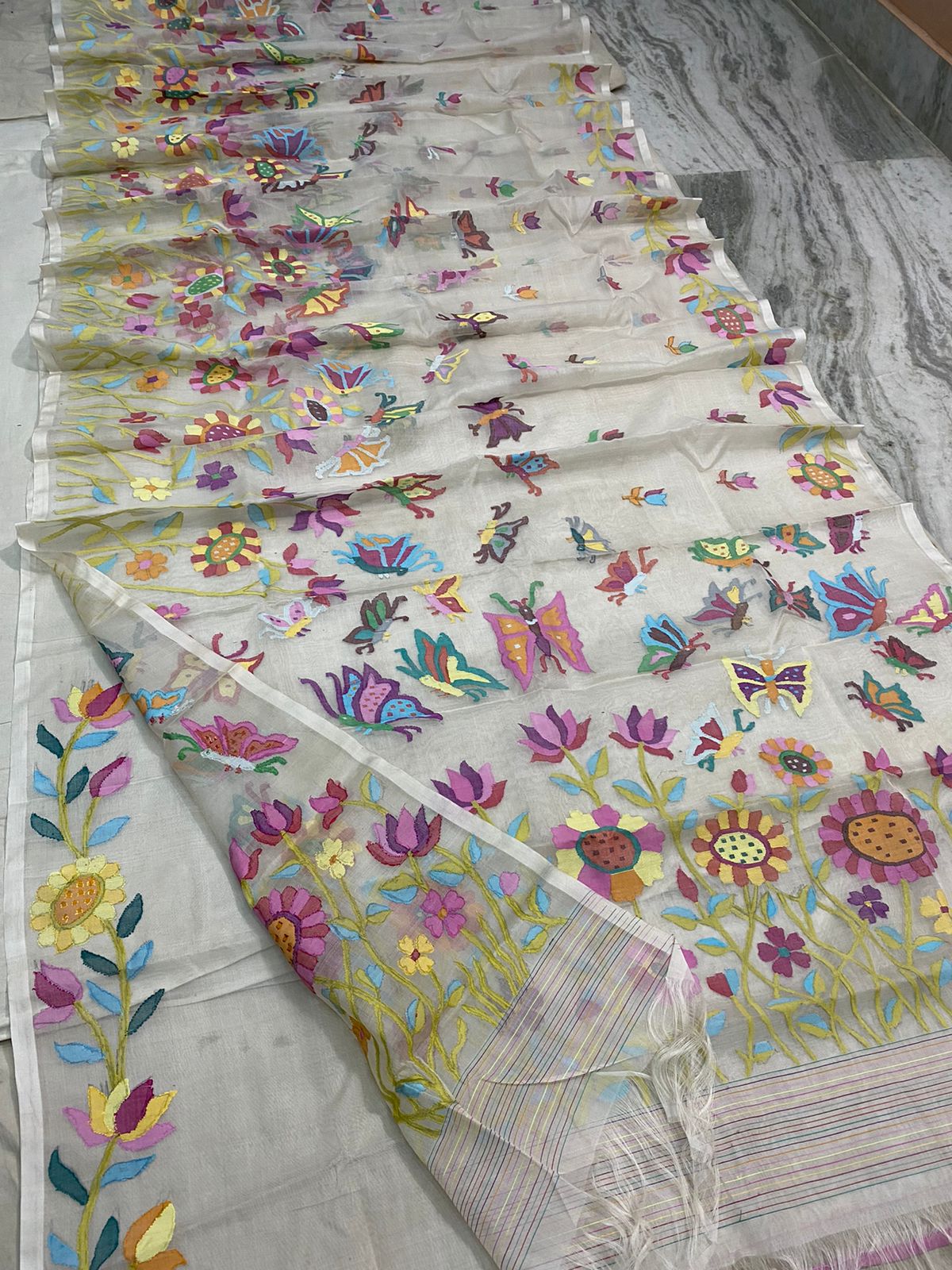 Blossom tantuj handwoven muslin jamdani saree - Saffronfashionindia