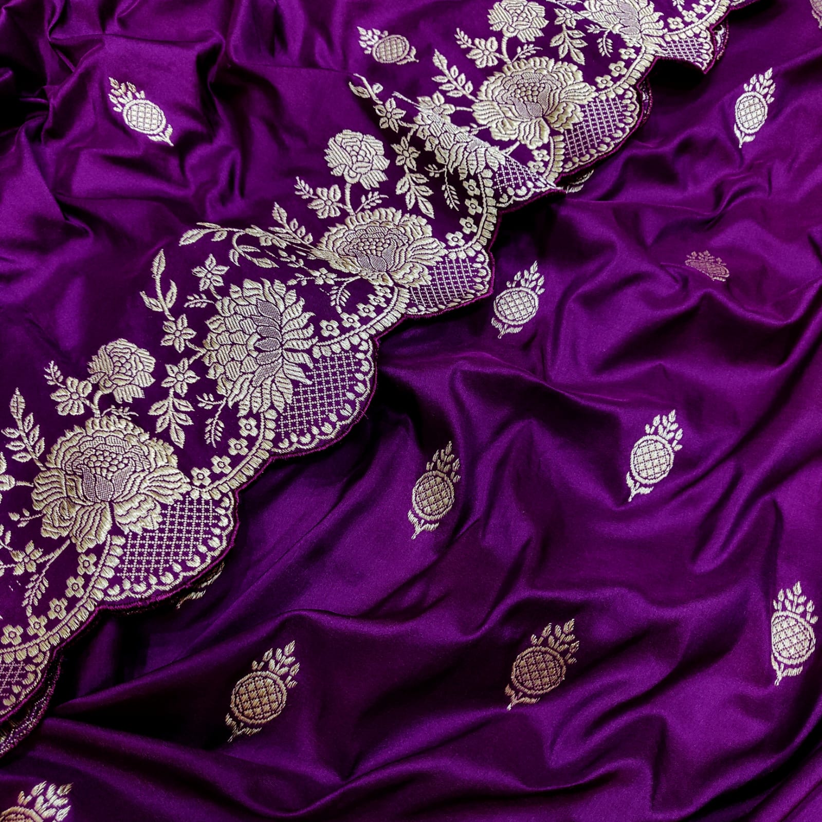 Vanisha Katan silk handwoven kadwa saree - Saffronfashionindia