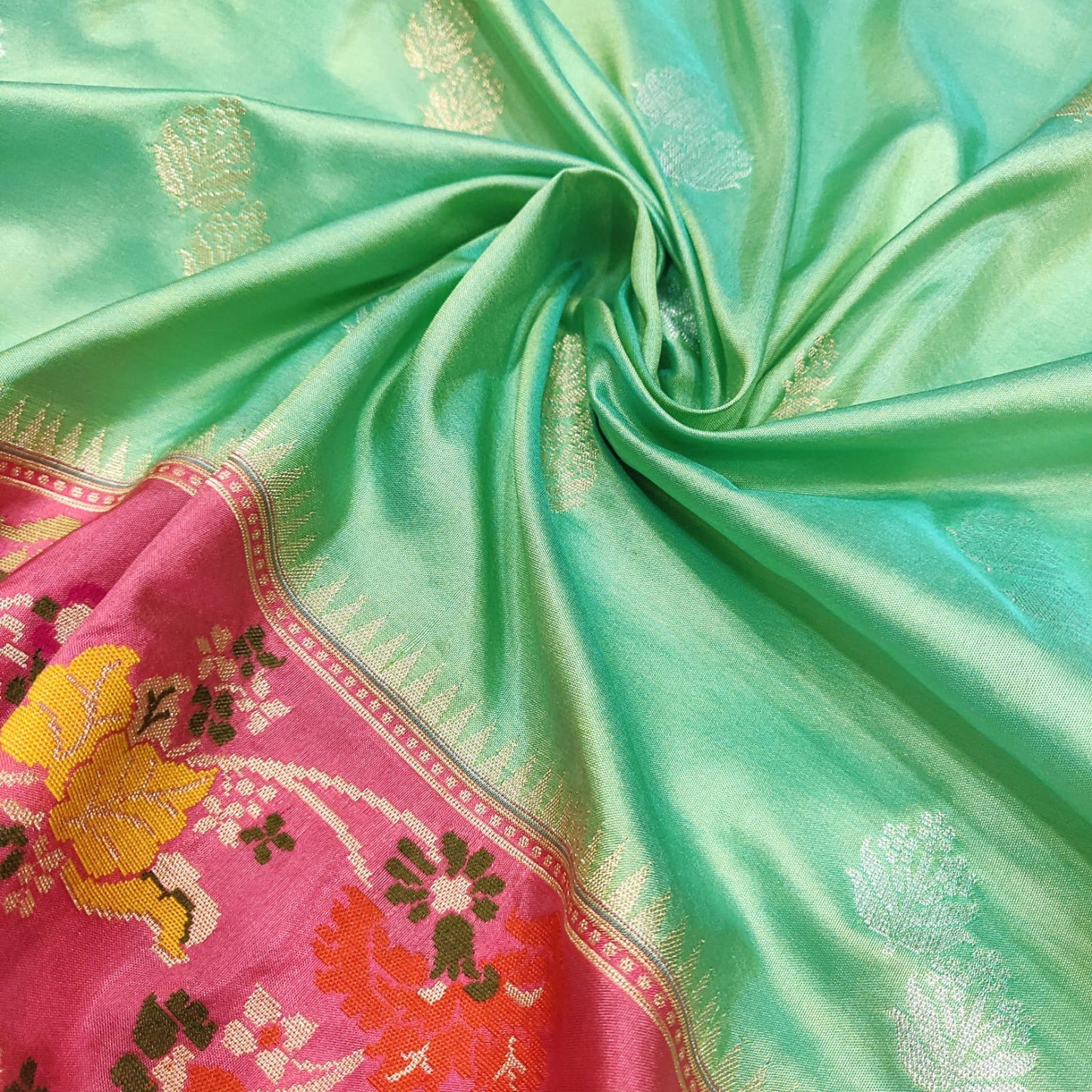 Yasim handwoven Katan silk saree - Saffronfashionindia