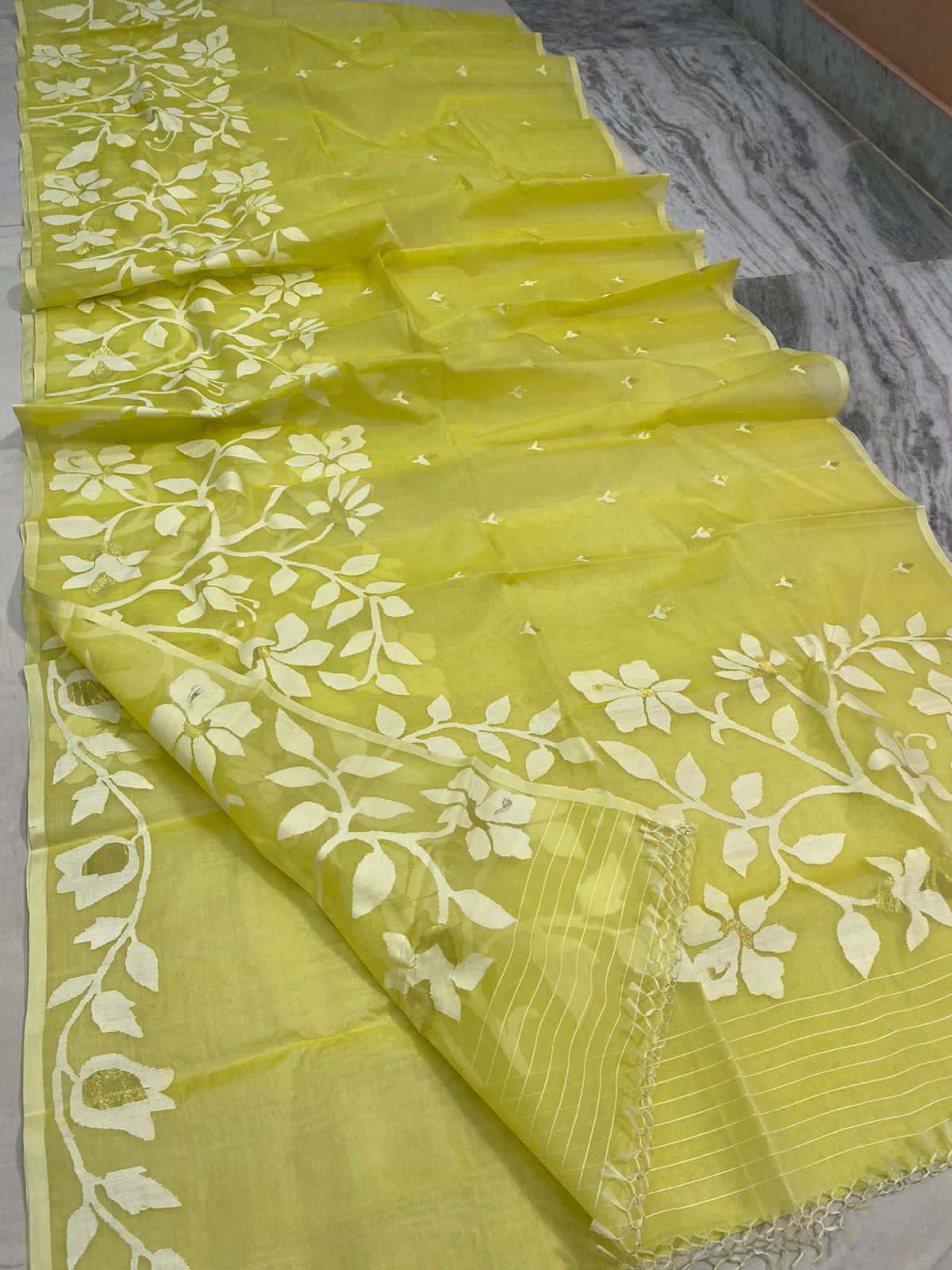 Rubik tantuj jamdani saree - Saffronfashionindia
