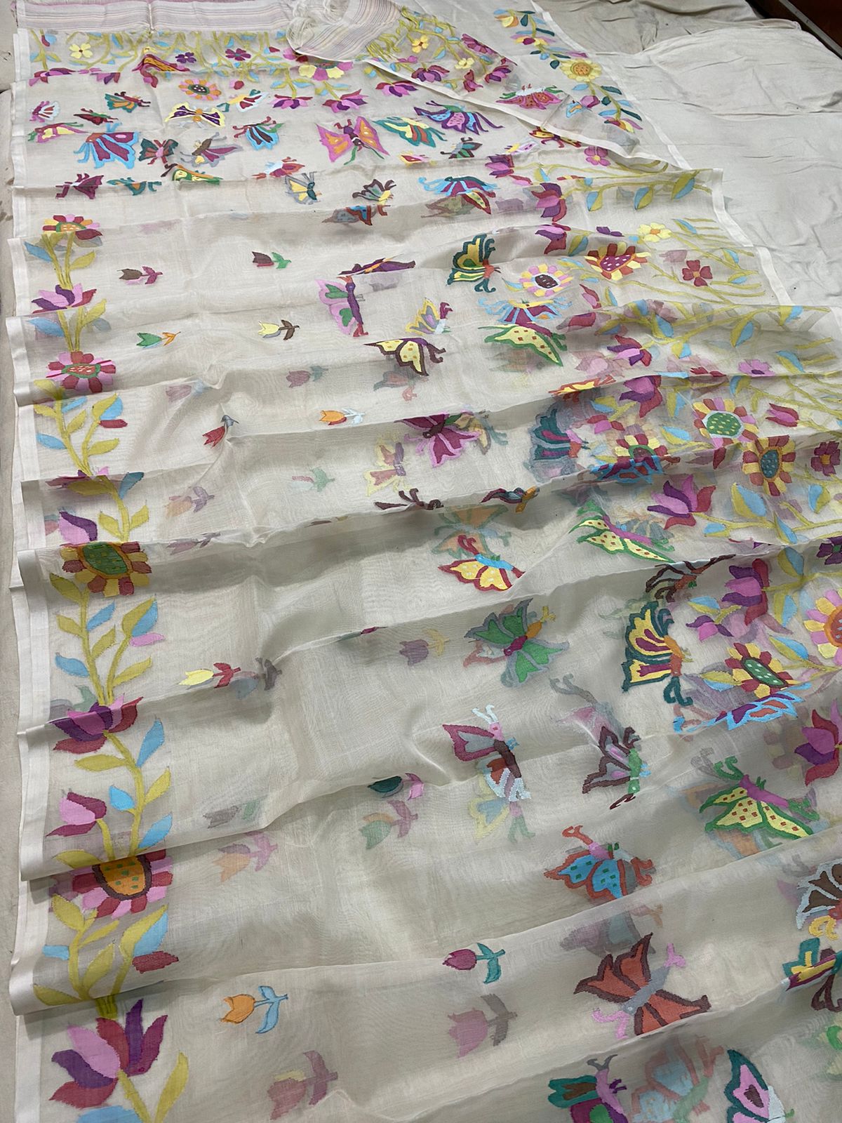 Blossom tantuj handwoven muslin jamdani saree - Saffronfashionindia